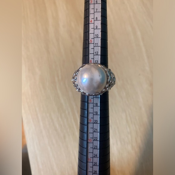 NWOT FAUX PEARL SILVER TONED RING - Picture 1 of 3